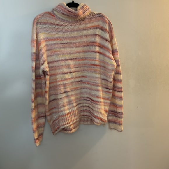 NWOT MULTIPLE COLOUR TURTLENECK - Picture 10 of 11